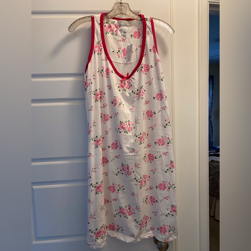 Lati Fashion sleeveless nightgown, size L, white with floral print